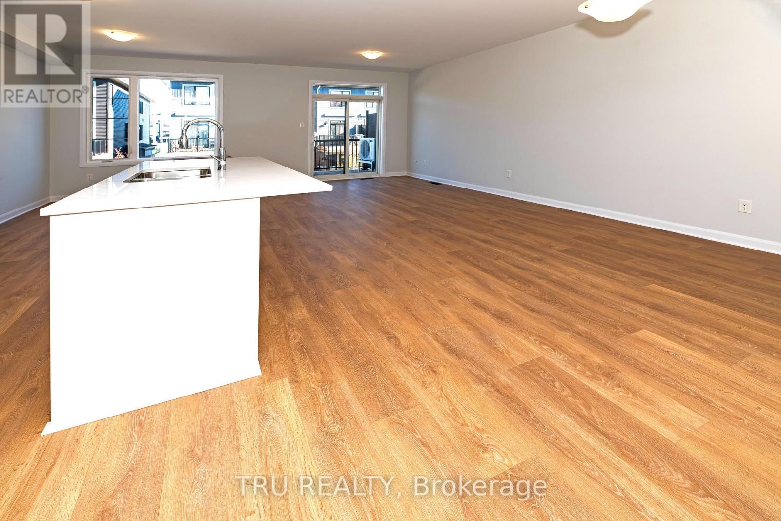 517 Woodlily Private, Ottawa, Ontario  K2T 0S6 - Photo 8 - X12485309