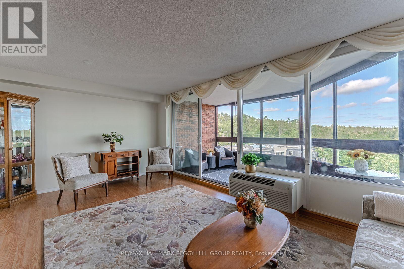 803 - 181 Collier Street, Barrie, Ontario  L4M 5L6 - Photo 4 - S12459627