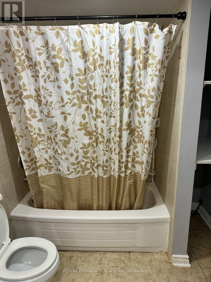 13 Marotta Avenue, Brampton, Ontario  L6X 4W9 - Photo 15 - W12439666