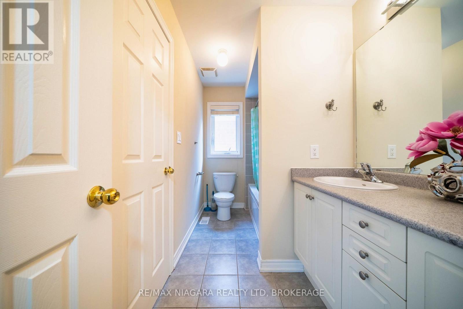 40 Dungannon Drive, Markham (Angus Glen), Ontario  L6C 0K1 - Photo 30 - N12485192