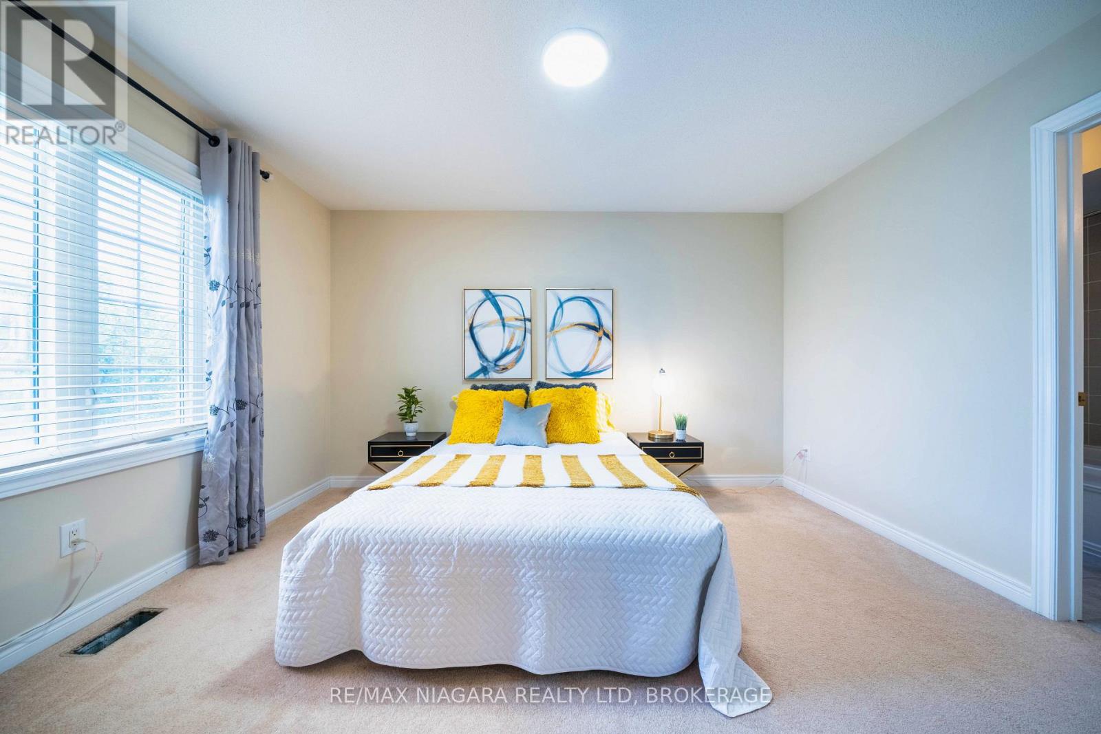 40 Dungannon Drive, Markham (Angus Glen), Ontario  L6C 0K1 - Photo 33 - N12485192