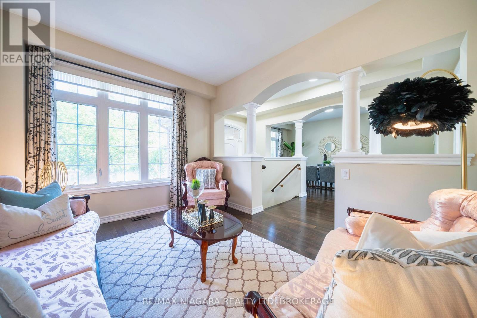 40 Dungannon Drive, Markham (Angus Glen), Ontario  L6C 0K1 - Photo 7 - N12485192