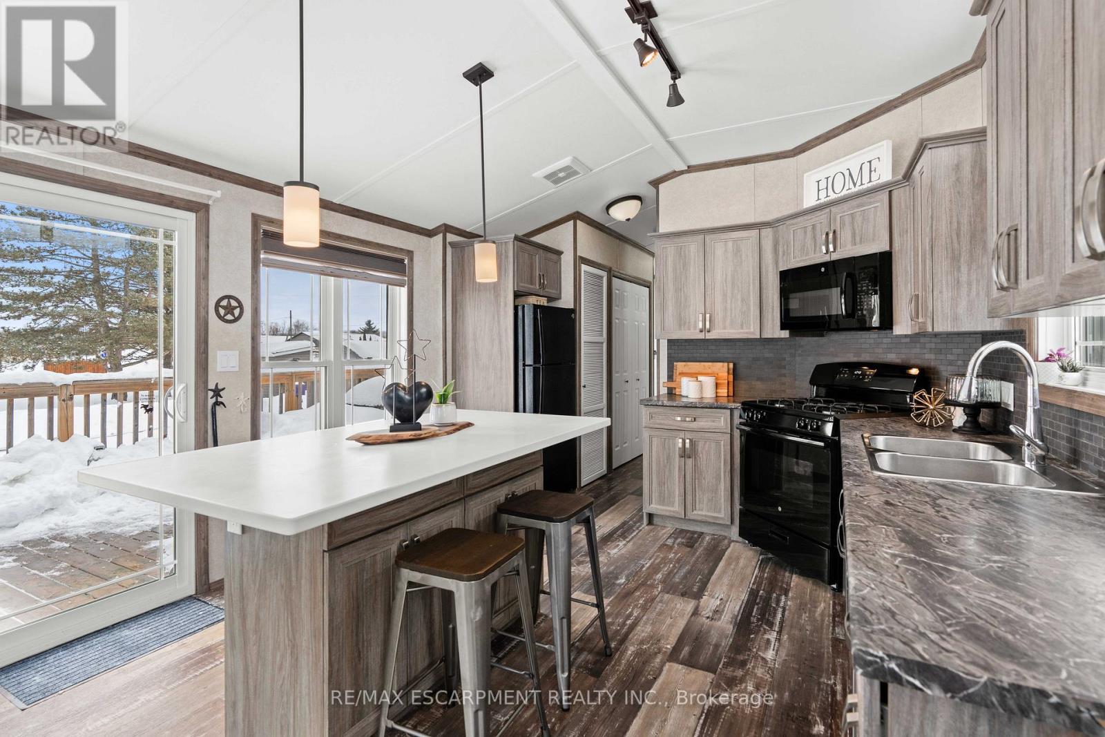 10 Oak - 4449 Milburough Line, Burlington, Ontario  L7P 0C5 - Photo 15 - W12485102