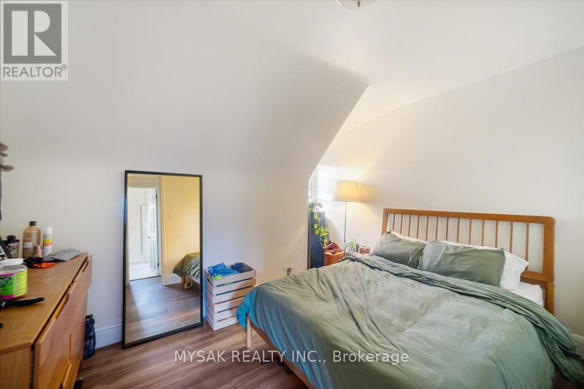 137 Annette Street, Toronto, Ontario  M6P 1N9 - Photo 12 - W12485110