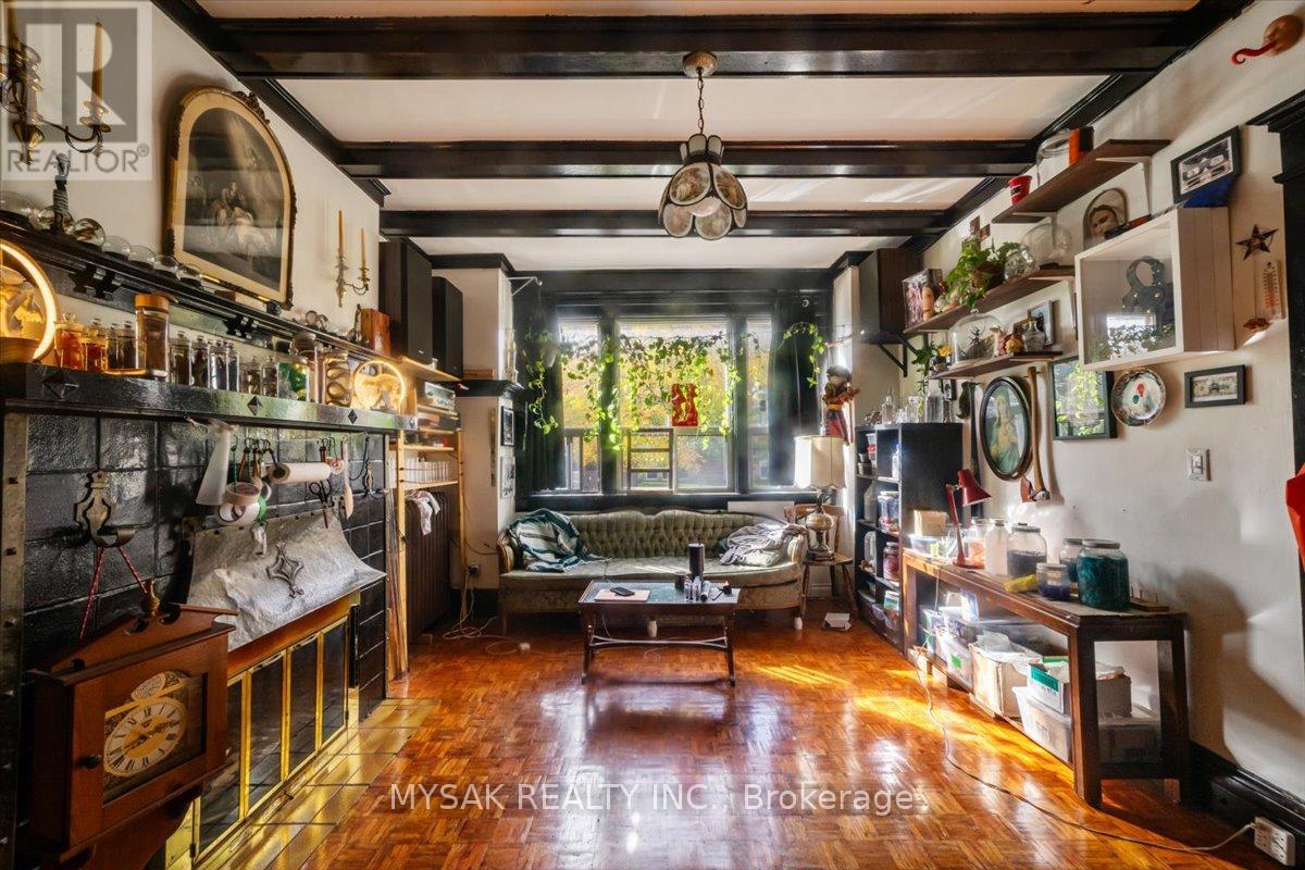 137 Annette Street, Toronto, Ontario  M6P 1N9 - Photo 15 - W12485110