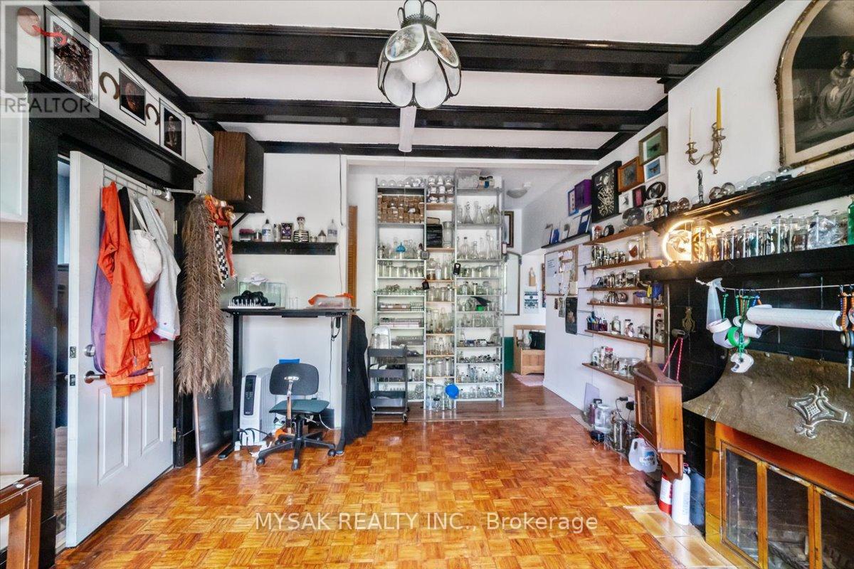 137 Annette Street, Toronto, Ontario  M6P 1N9 - Photo 16 - W12485110