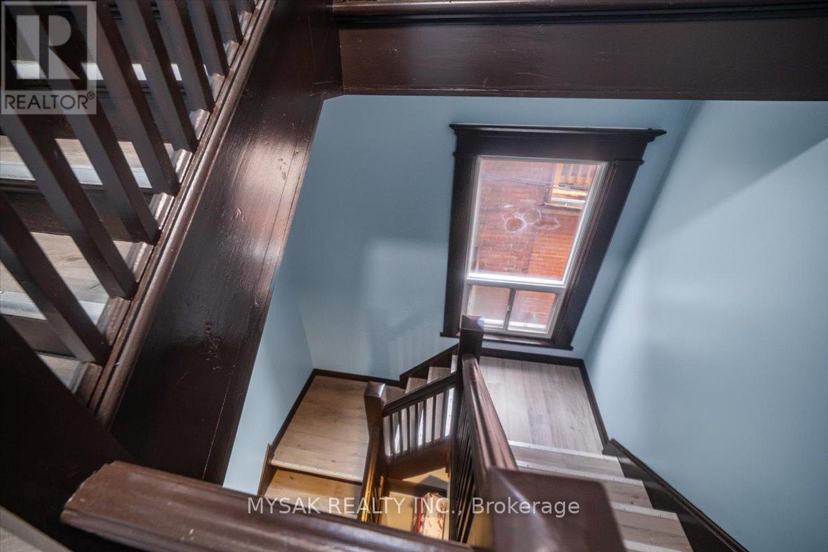 137 Annette Street, Toronto, Ontario  M6P 1N9 - Photo 28 - W12485110