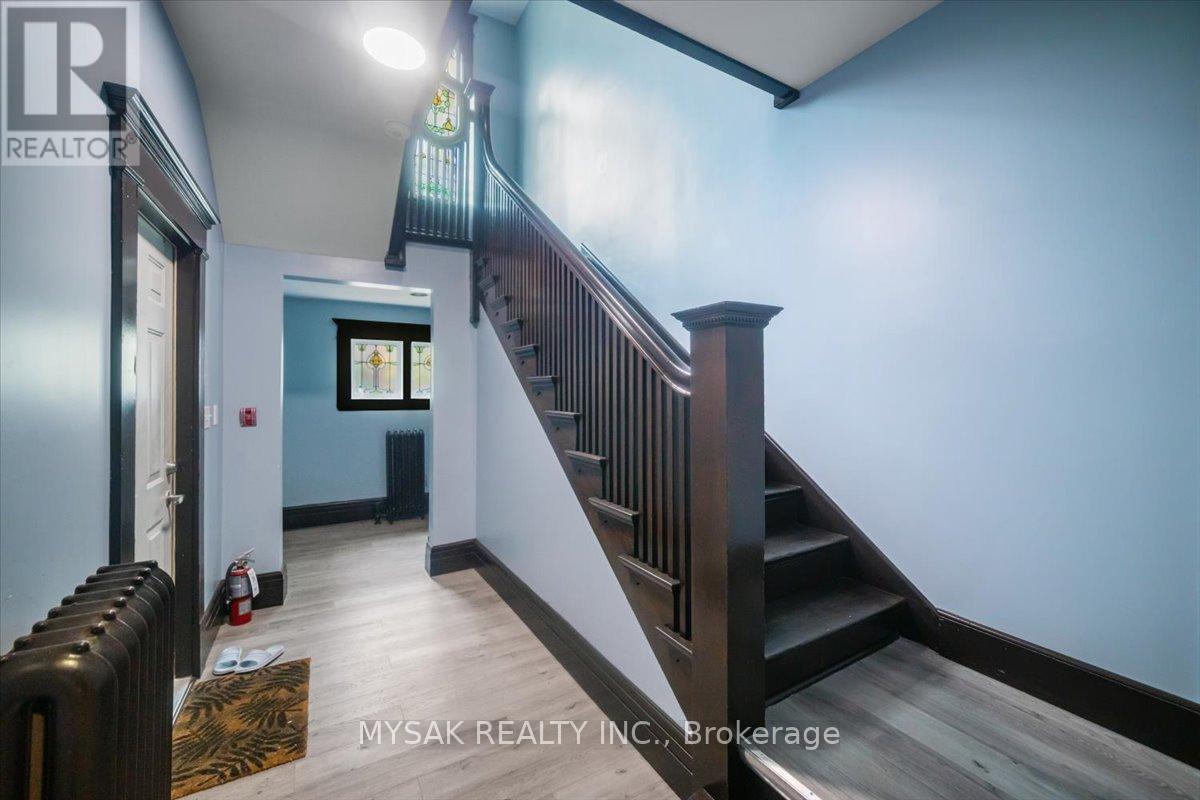 137 Annette Street, Toronto, Ontario  M6P 1N9 - Photo 30 - W12485110