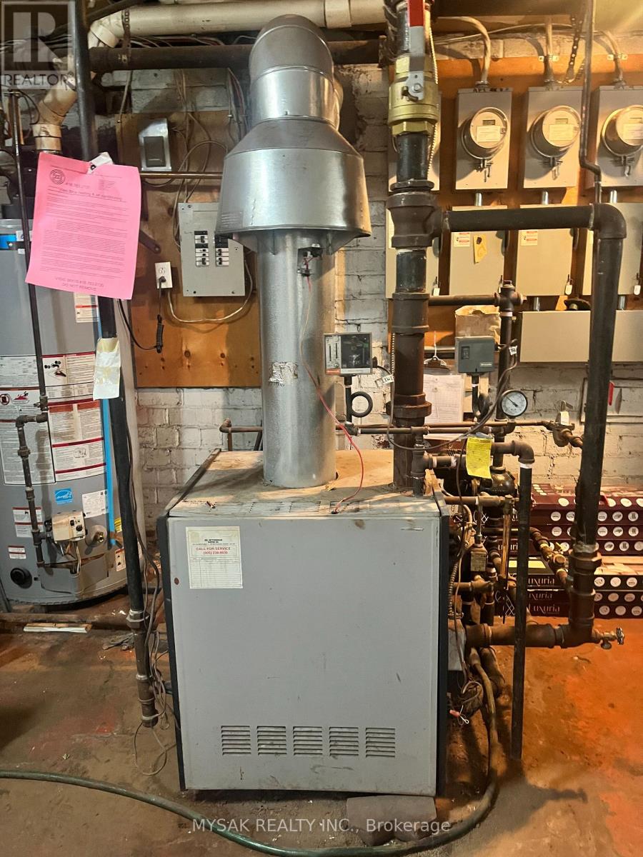 137 Annette Street, Toronto, Ontario  M6P 1N9 - Photo 32 - W12485110