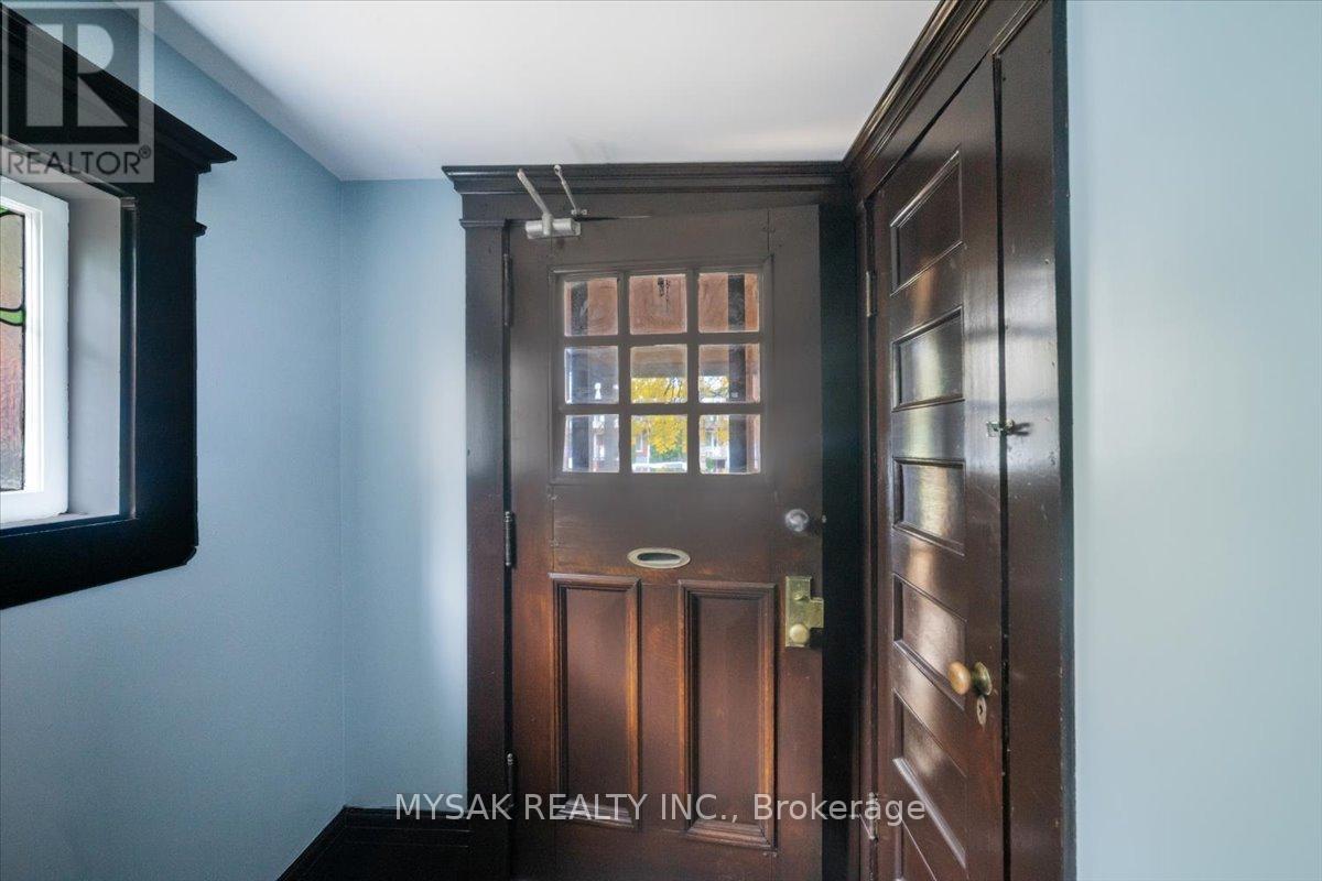 137 Annette Street, Toronto, Ontario  M6P 1N9 - Photo 6 - W12485110