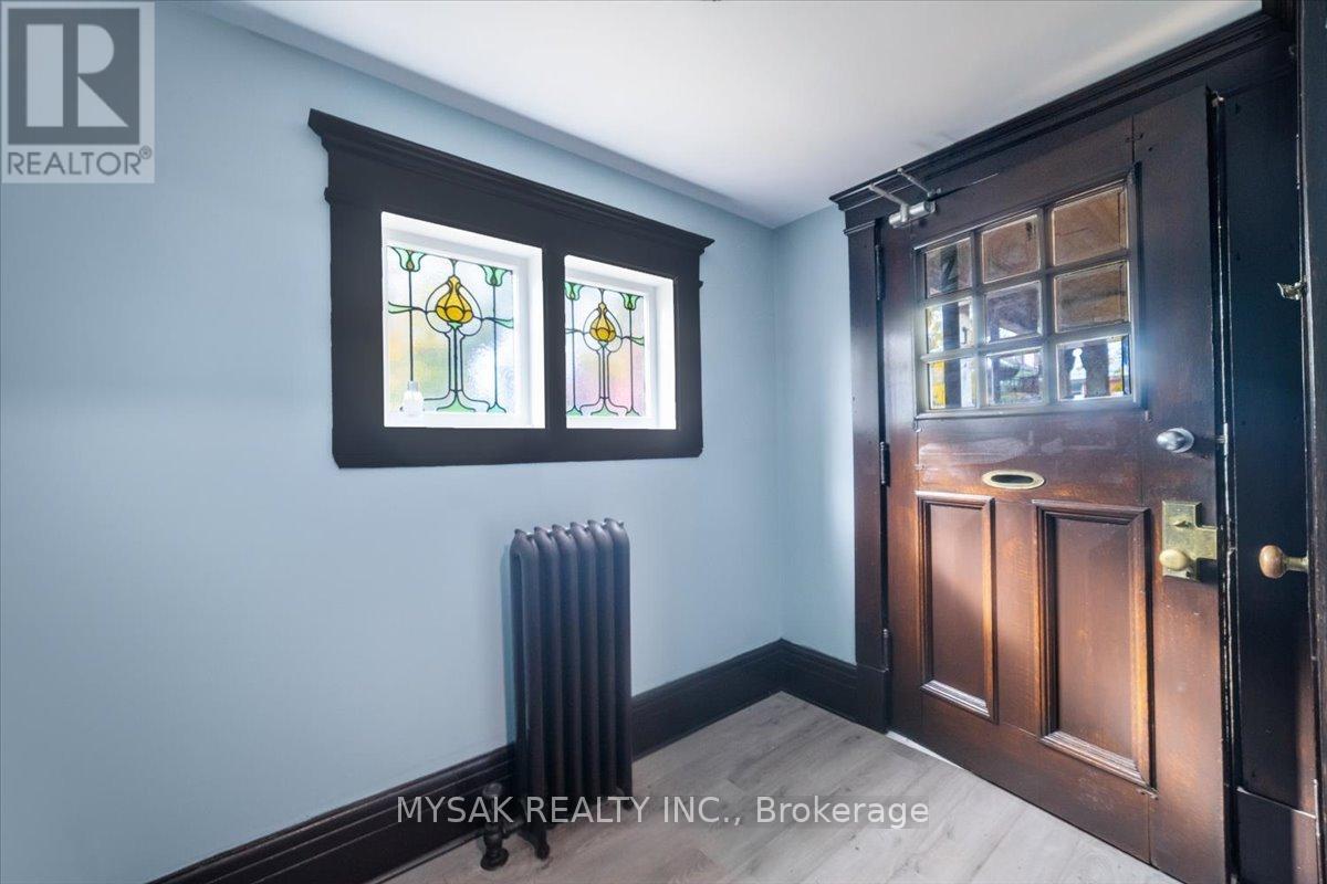 137 Annette Street, Toronto, Ontario  M6P 1N9 - Photo 9 - W12485110