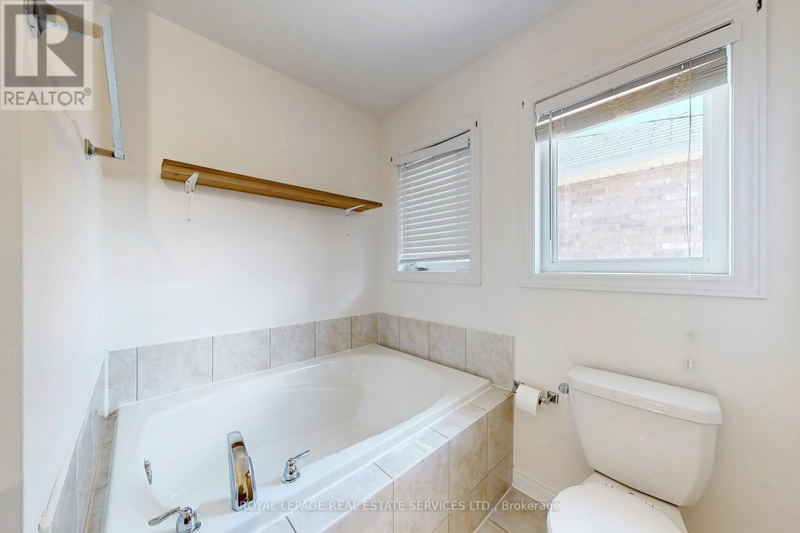 24 Accent Circle, Brampton, Ontario  L7A 0L2 - Photo 17 - W12485122