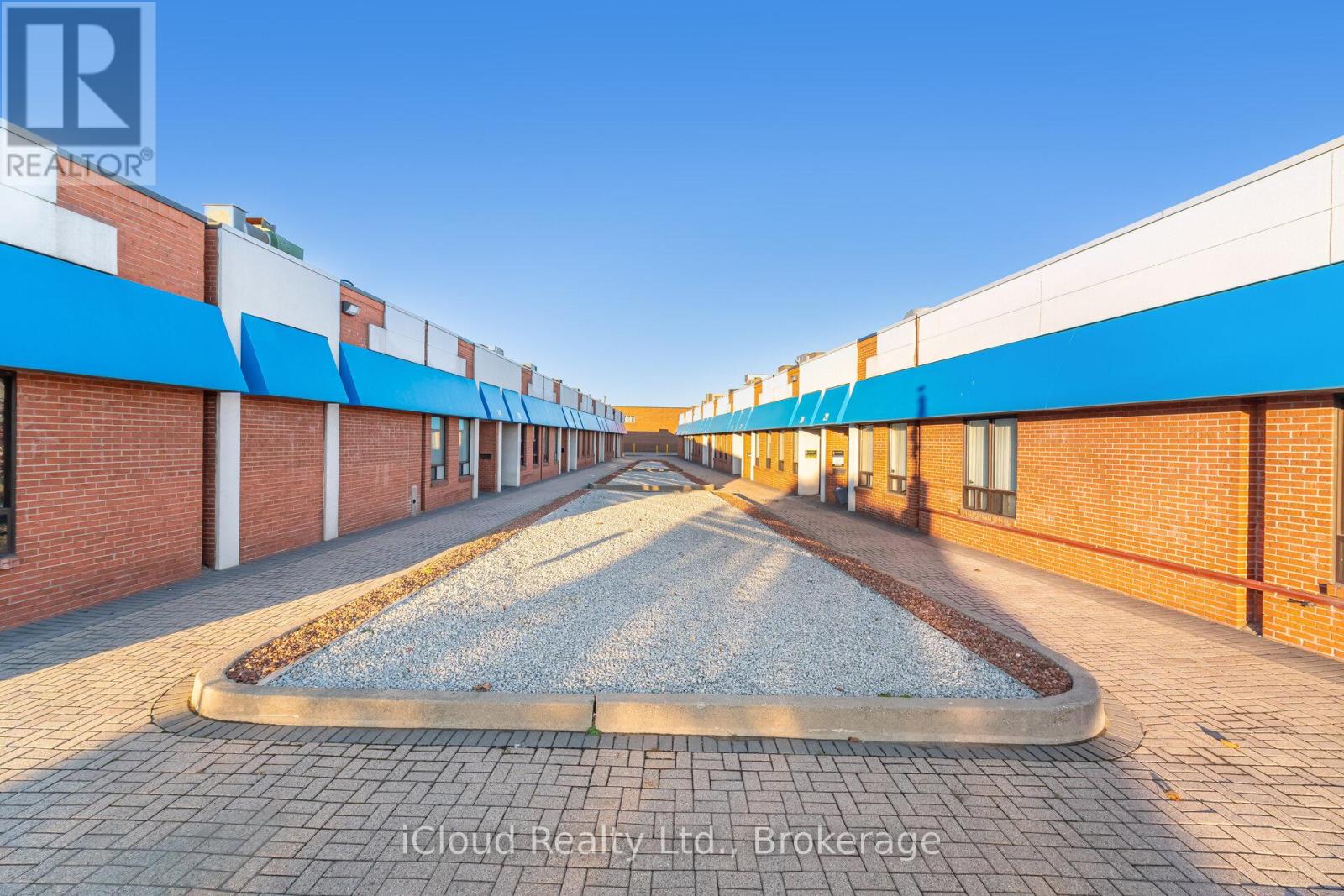 25 - 6033 Shawson Drive, Mississauga, Ontario  L5T 1H8 - Photo 2 - W12485128