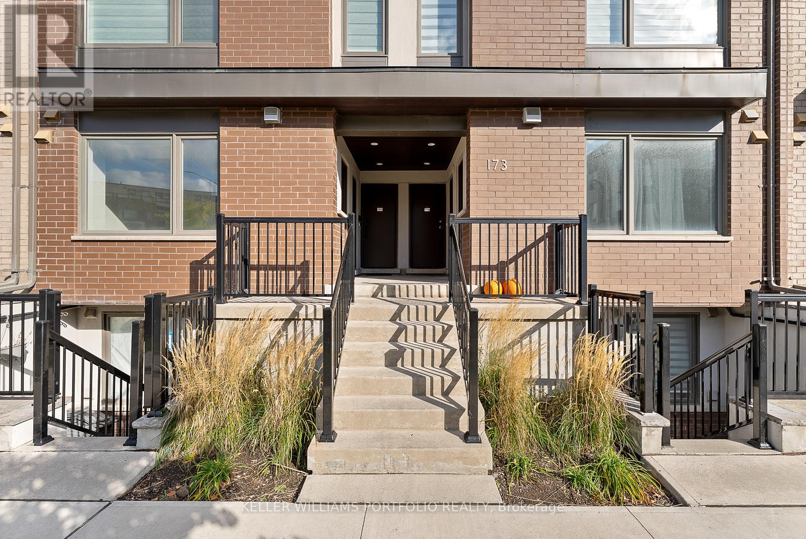 2 - 173 William Duncan Road, Toronto, Ontario  M3K 0B8 - Photo 6 - W12485132