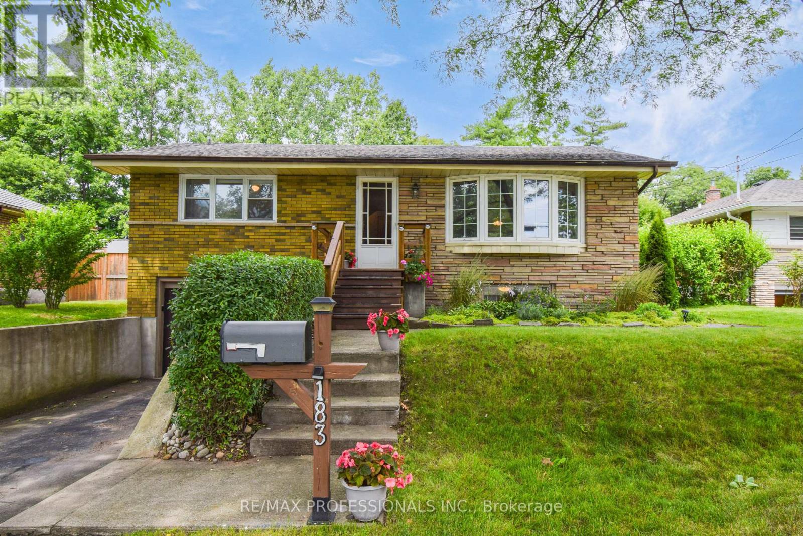 183 GROVE PARK DRIVE, Burlington, Ontario