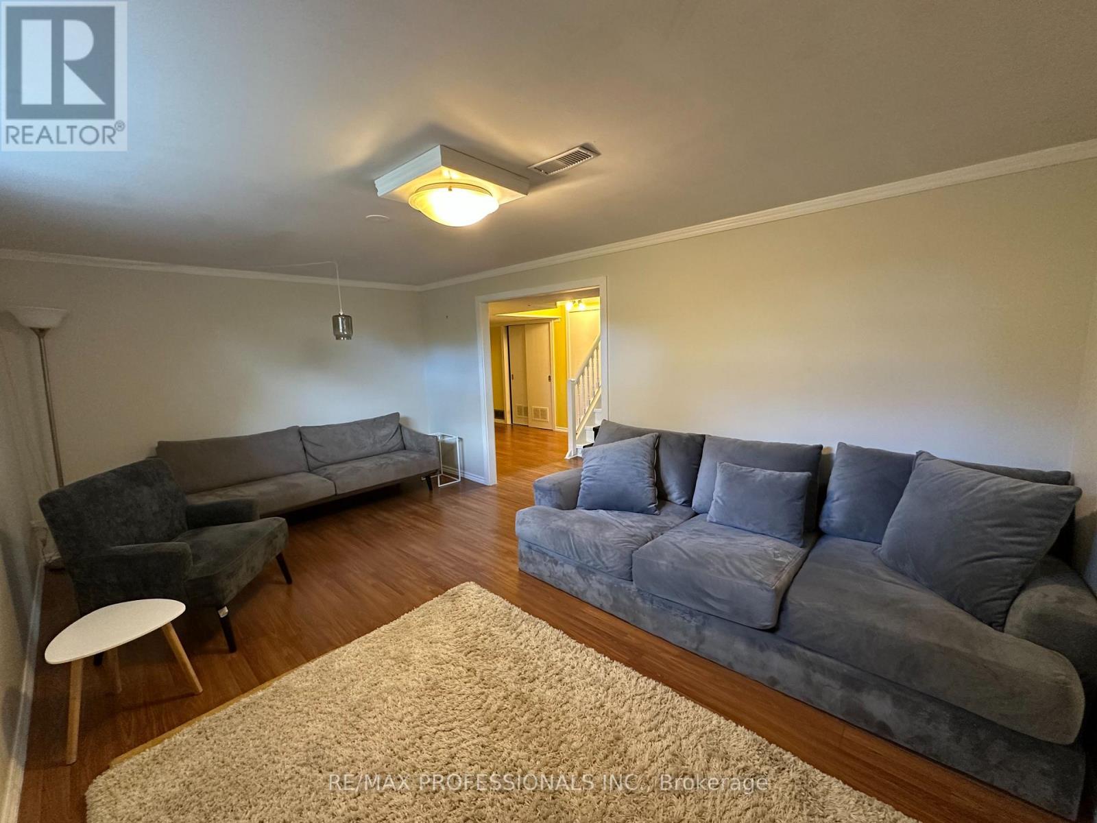 183 Grove Park Drive, Burlington, Ontario  L7T 2H1 - Photo 12 - W12485151