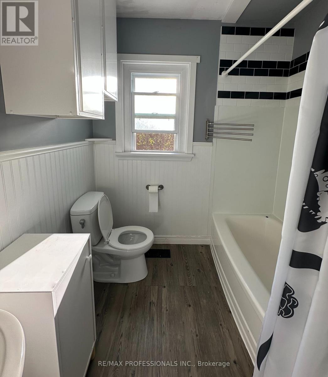 183 Grove Park Drive, Burlington, Ontario  L7T 2H1 - Photo 9 - W12485151