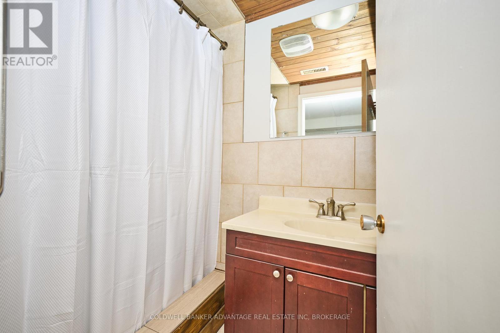 219 Fitch Street, Welland (Prince Charles), Ontario  L3C 4W3 - Photo 24 - X12485189