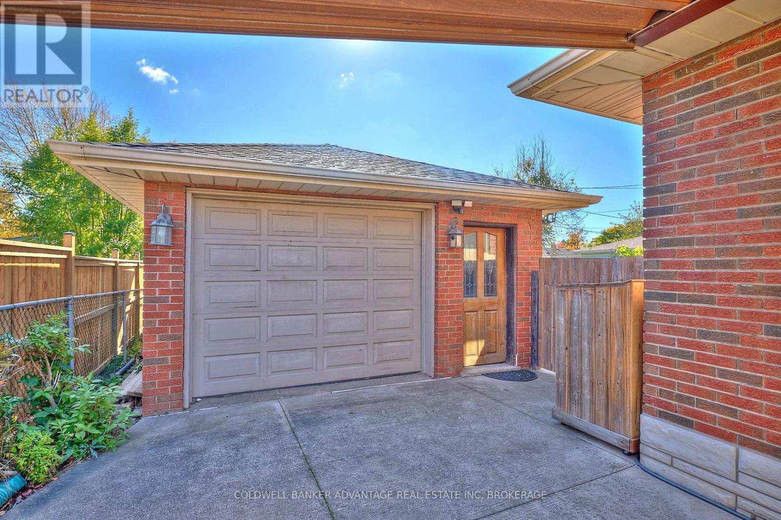 219 Fitch Street, Welland (Prince Charles), Ontario  L3C 4W3 - Photo 6 - X12485189