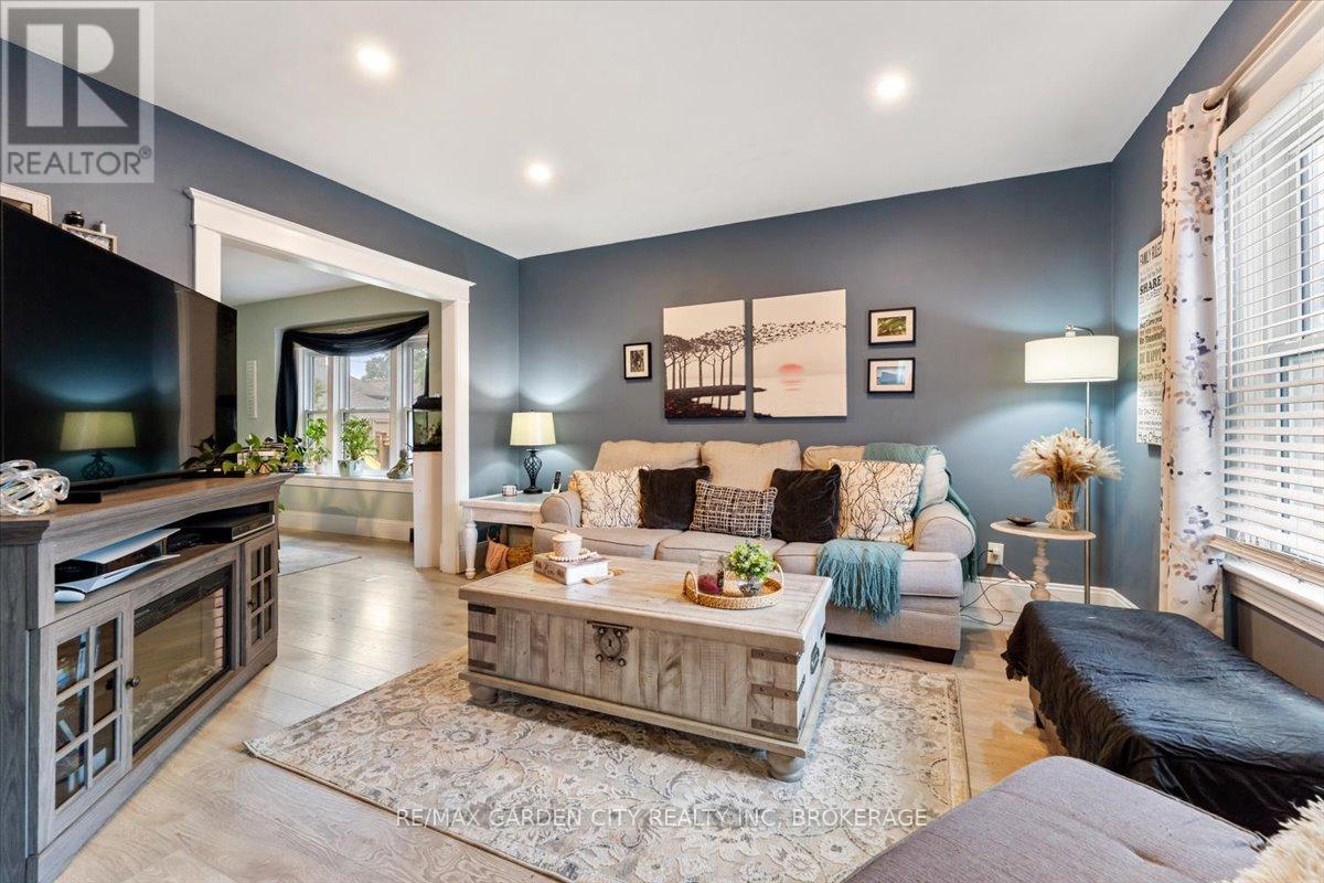 22 CHAPLIN AVENUE, St. Catharines, Ontario