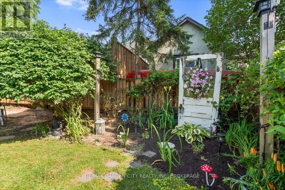 22 Chaplin Avenue, St. Catharines, Ontario  L2R 2E6 - Photo 24 - X12485225