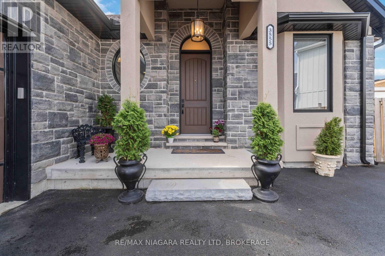 3555 Canfield Crescent, Fort Erie, Ontario  L0S 1S0 - Photo 5 - X12485250