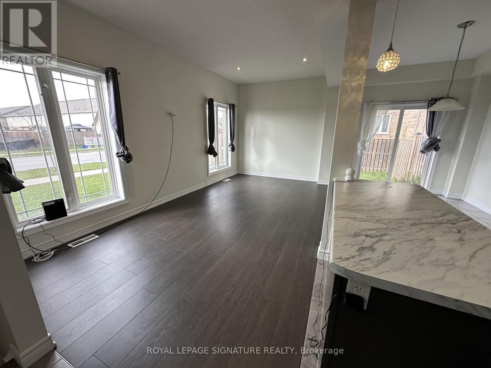 40 Kingsborough Dr Drive, Hamilton, Ontario  L0R 1P0 - Photo 9 - X12485126