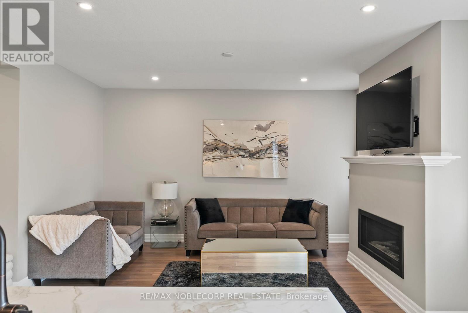 237 Jackson Street E, West Grey, Ontario  N0G 1R0 - Photo 10 - X12485153