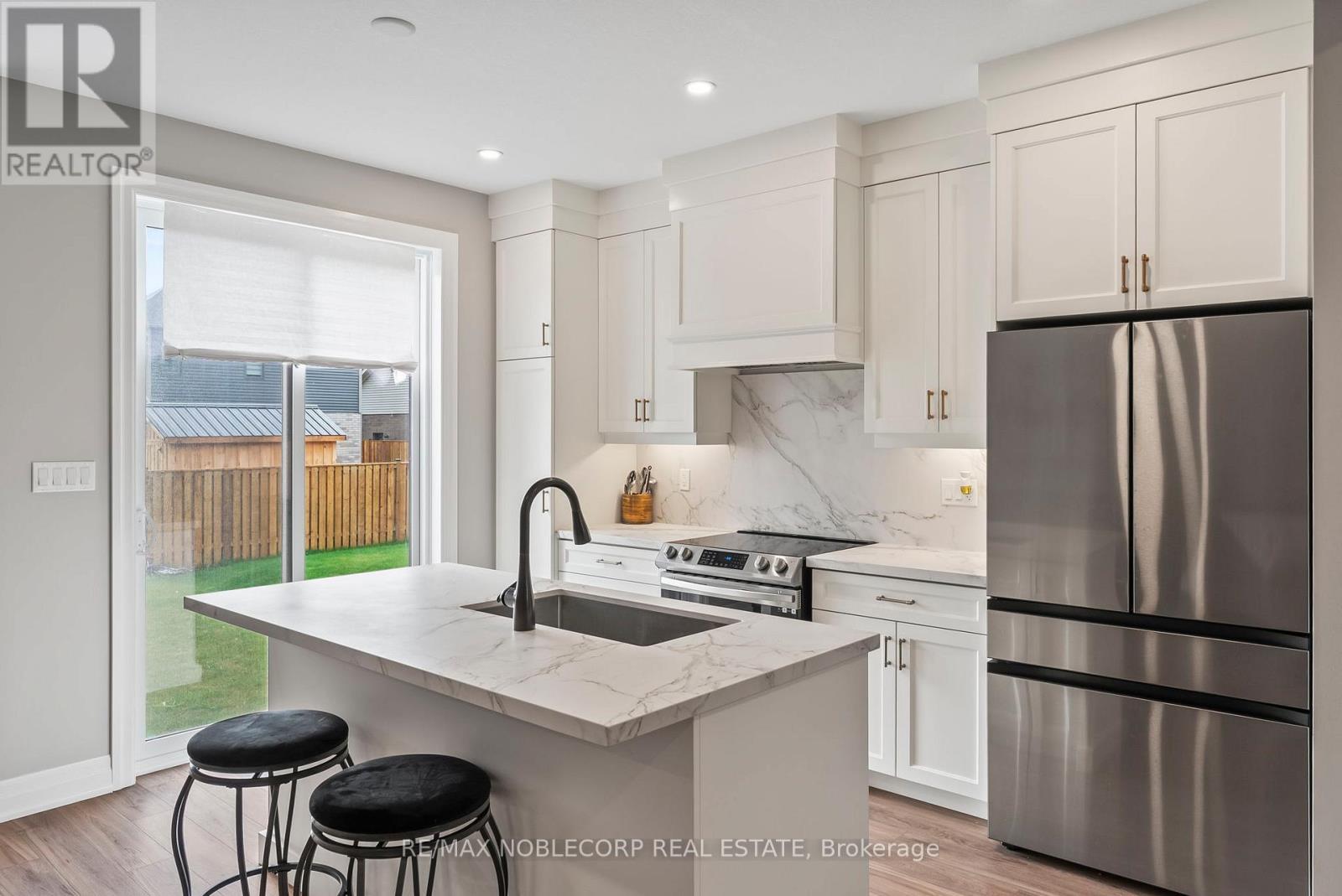 237 Jackson Street E, West Grey, Ontario  N0G 1R0 - Photo 11 - X12485153