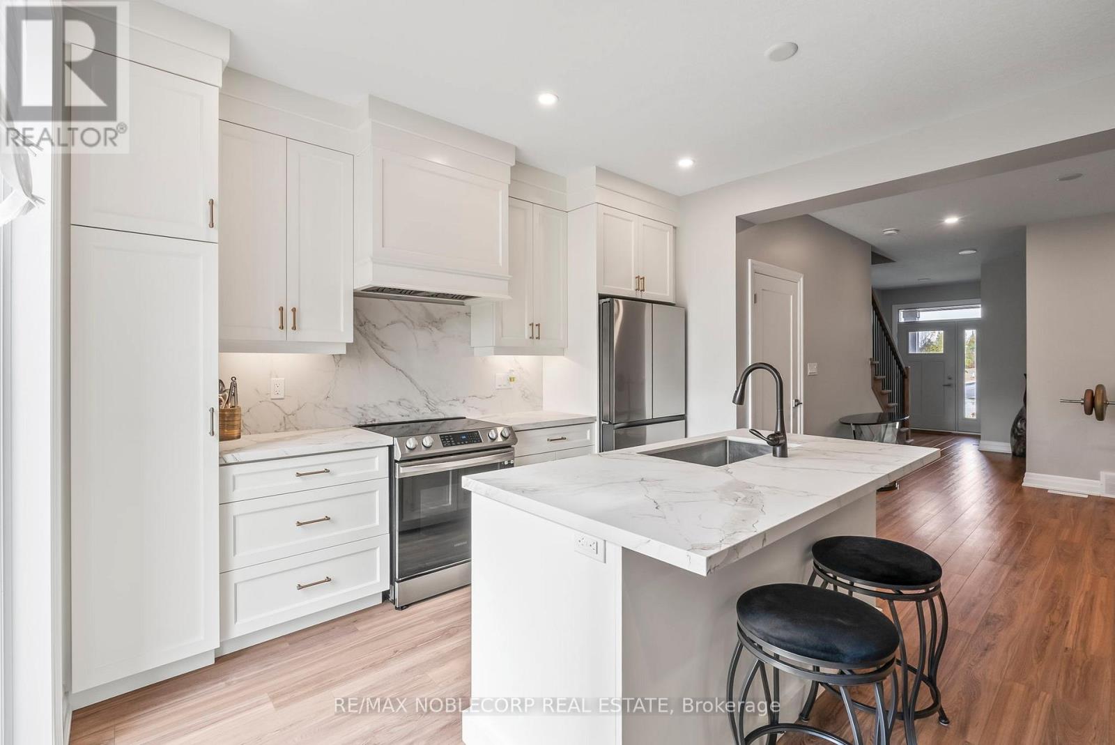 237 Jackson Street E, West Grey, Ontario  N0G 1R0 - Photo 13 - X12485153