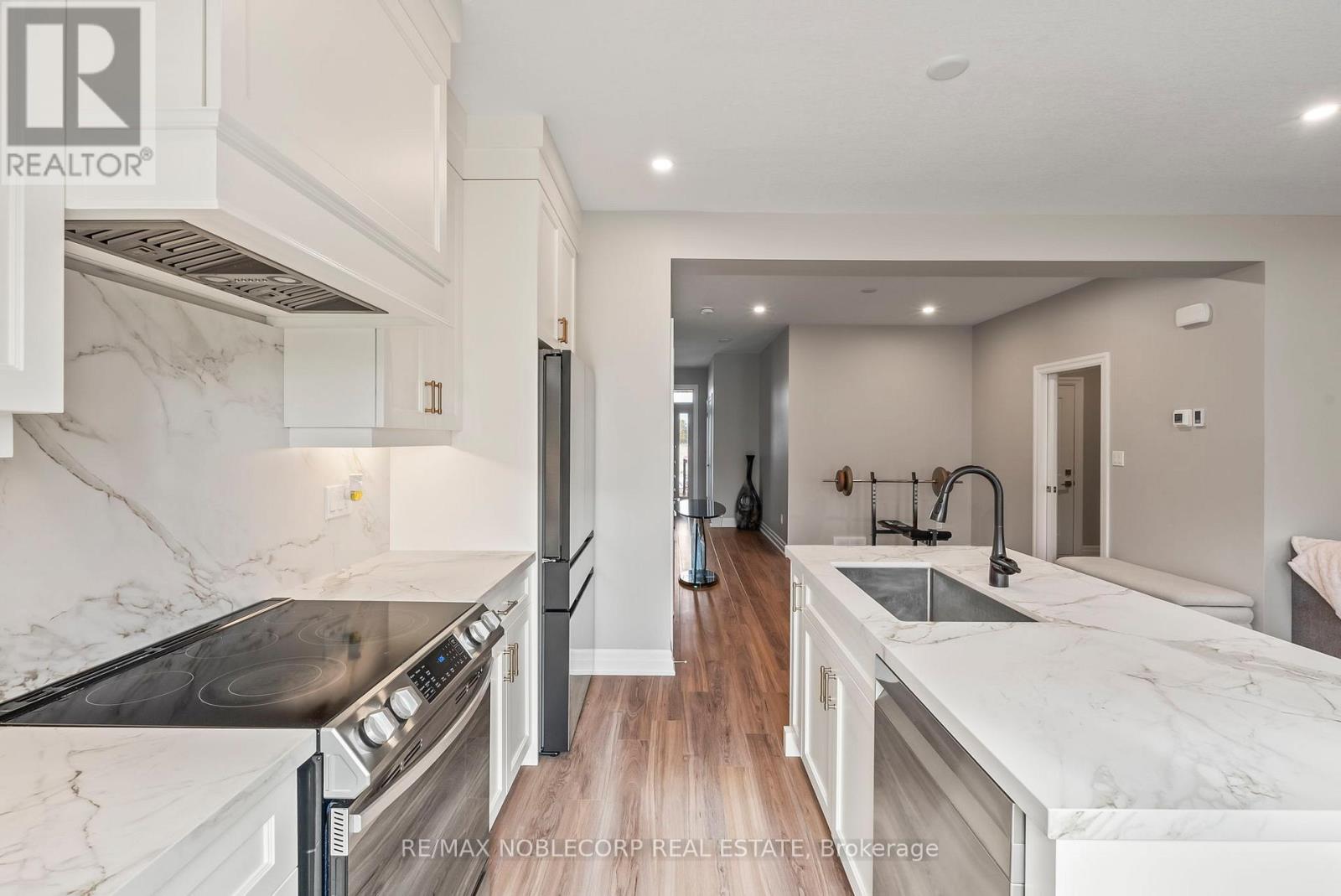 237 Jackson Street E, West Grey, Ontario  N0G 1R0 - Photo 14 - X12485153