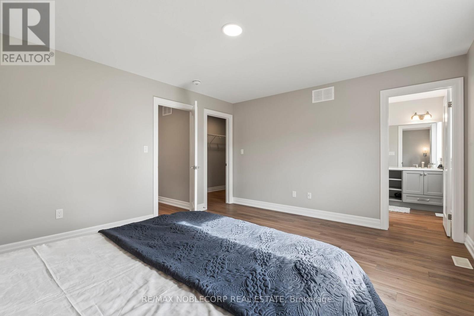 237 Jackson Street E, West Grey, Ontario  N0G 1R0 - Photo 20 - X12485153