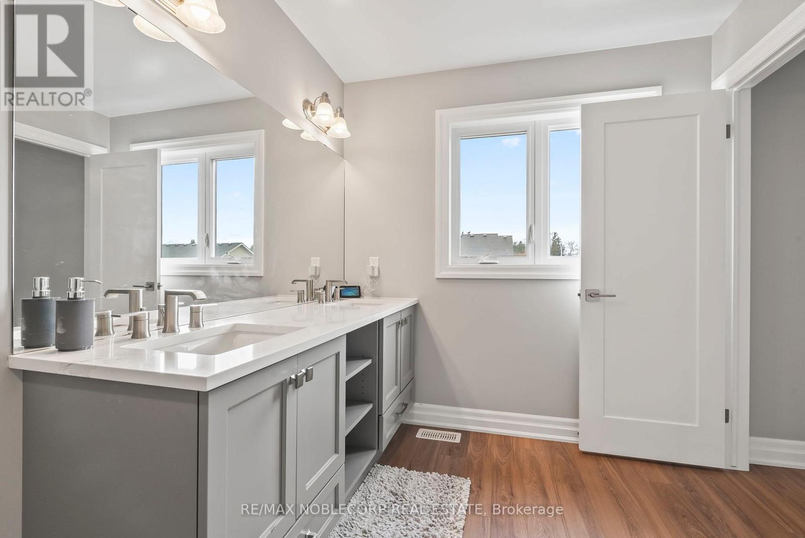 237 Jackson Street E, West Grey, Ontario  N0G 1R0 - Photo 22 - X12485153