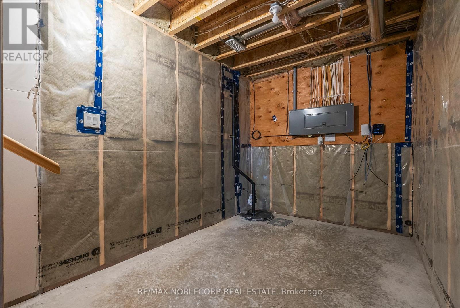 237 Jackson Street E, West Grey, Ontario  N0G 1R0 - Photo 29 - X12485153