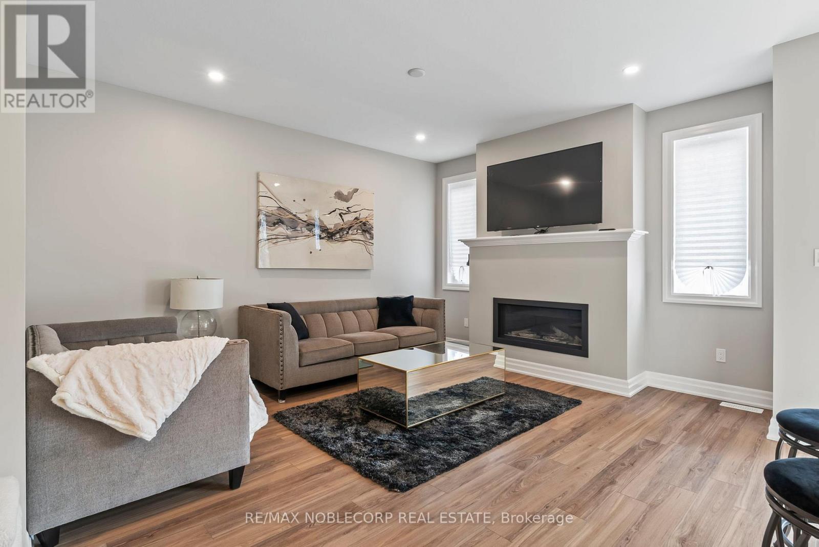 237 Jackson Street E, West Grey, Ontario  N0G 1R0 - Photo 9 - X12485153