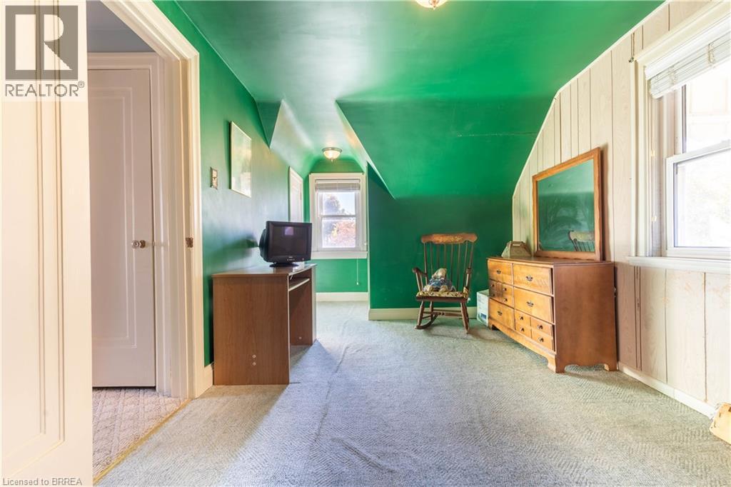 154 Talbot Street, Kitchener, Ontario  N2M 2B1 - Photo 10 - 40760242