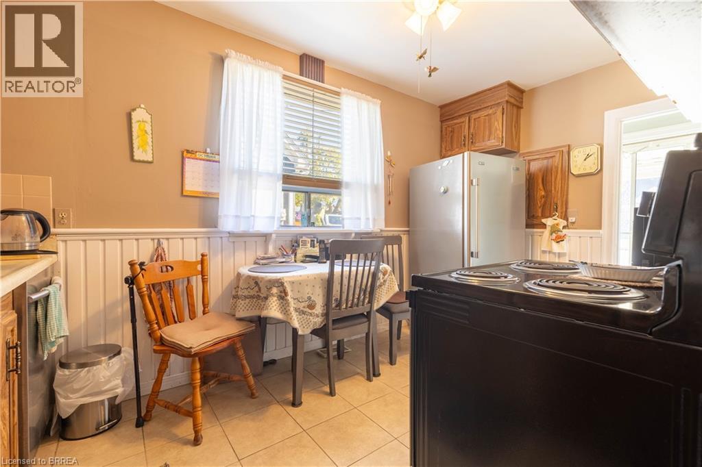 154 Talbot Street, Kitchener, Ontario  N2M 2B1 - Photo 13 - 40760242