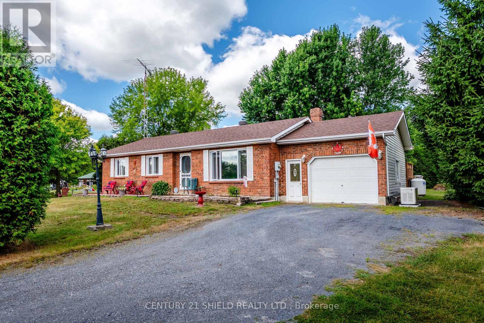 14215 COUNTY RD 2 HIGHWAY, south stormont, Ontario