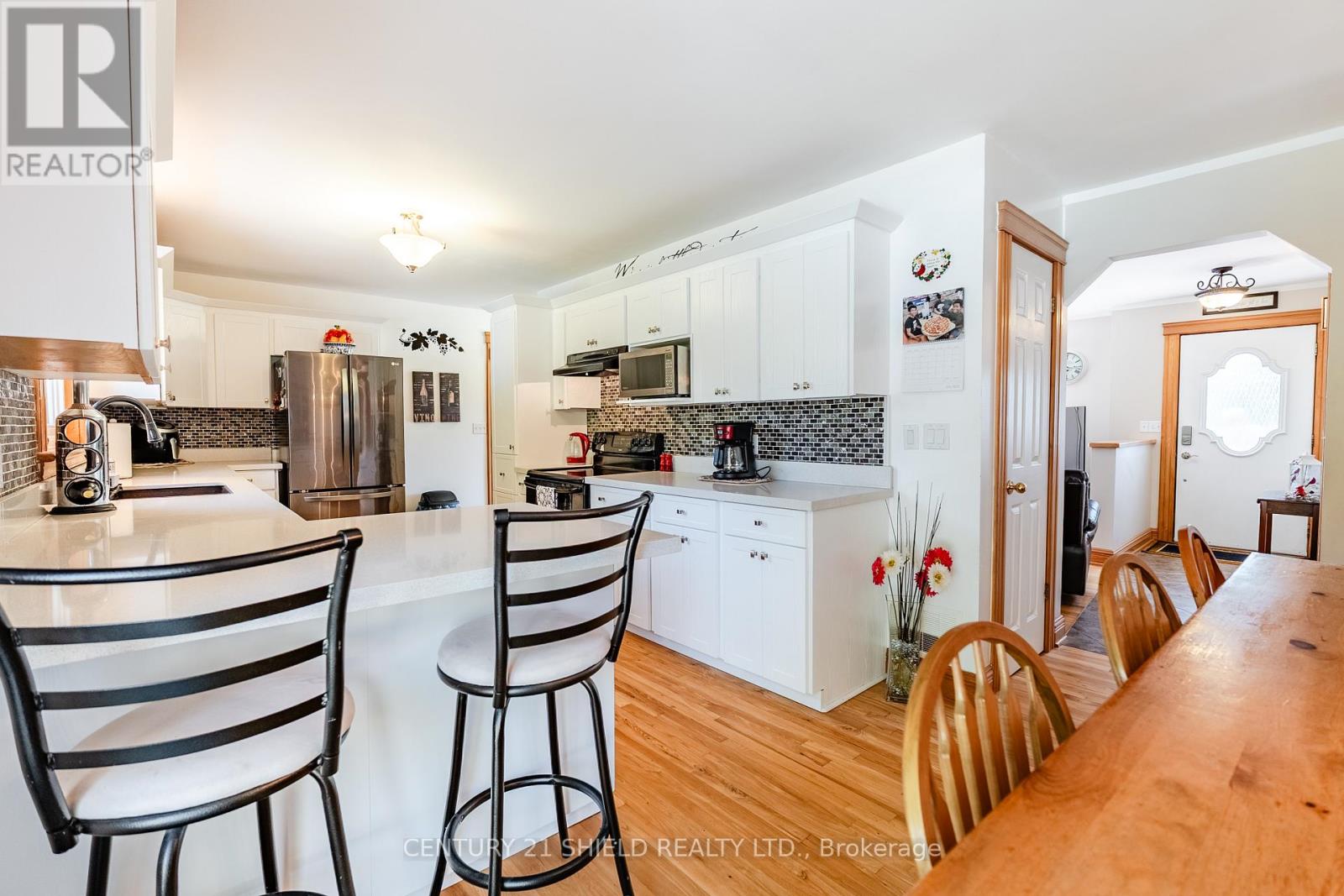 14215 County Rd 2 Highway, South Stormont, Ontario  K0C 1M0 - Photo 19 - X12485263