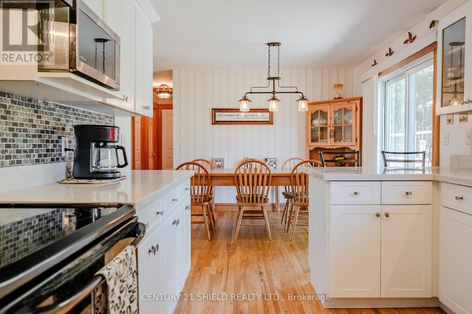 14215 County Rd 2 Highway, South Stormont, Ontario  K0C 1M0 - Photo 14 - X12485263