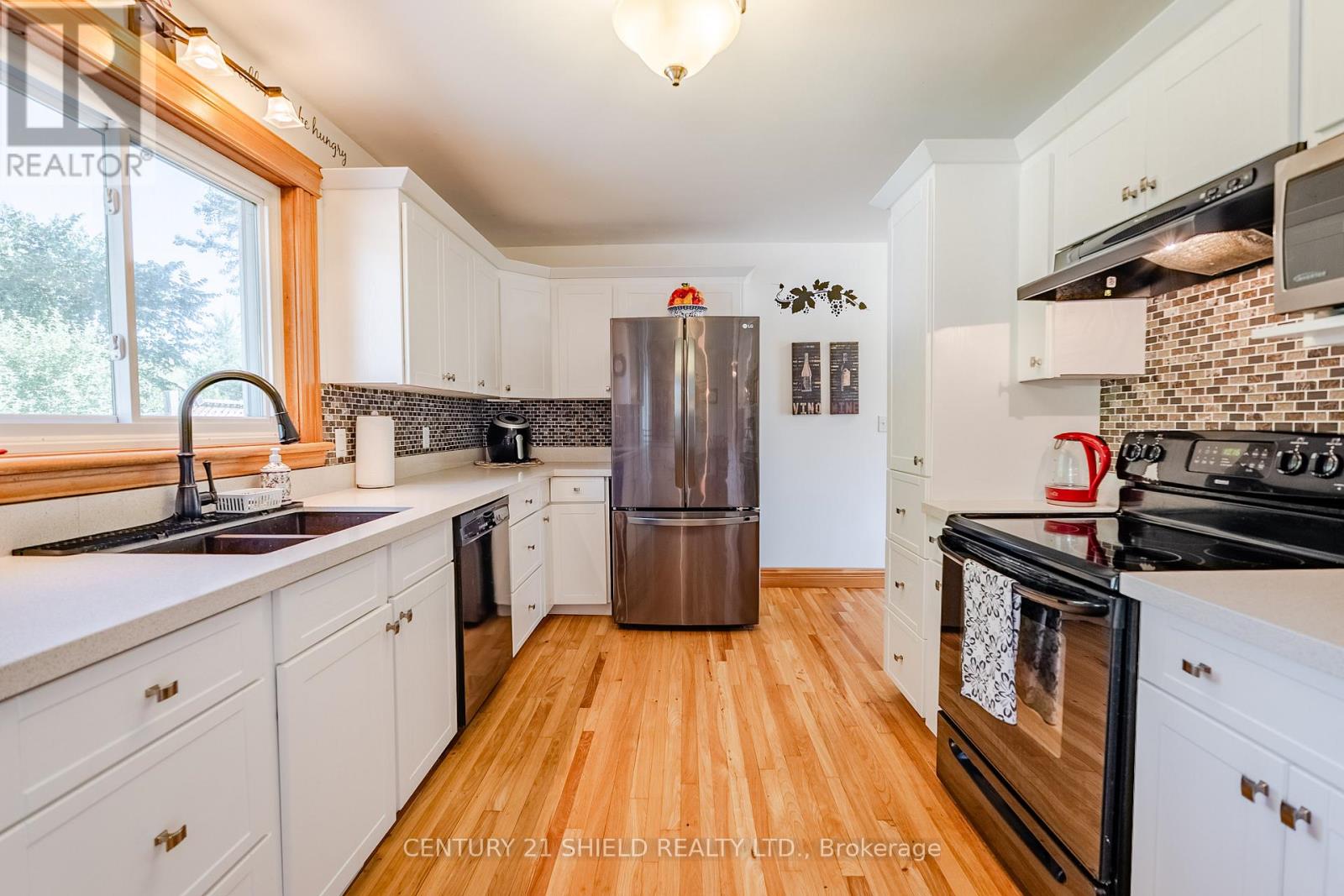 14215 County Rd 2 Highway, South Stormont, Ontario  K0C 1M0 - Photo 17 - X12485263