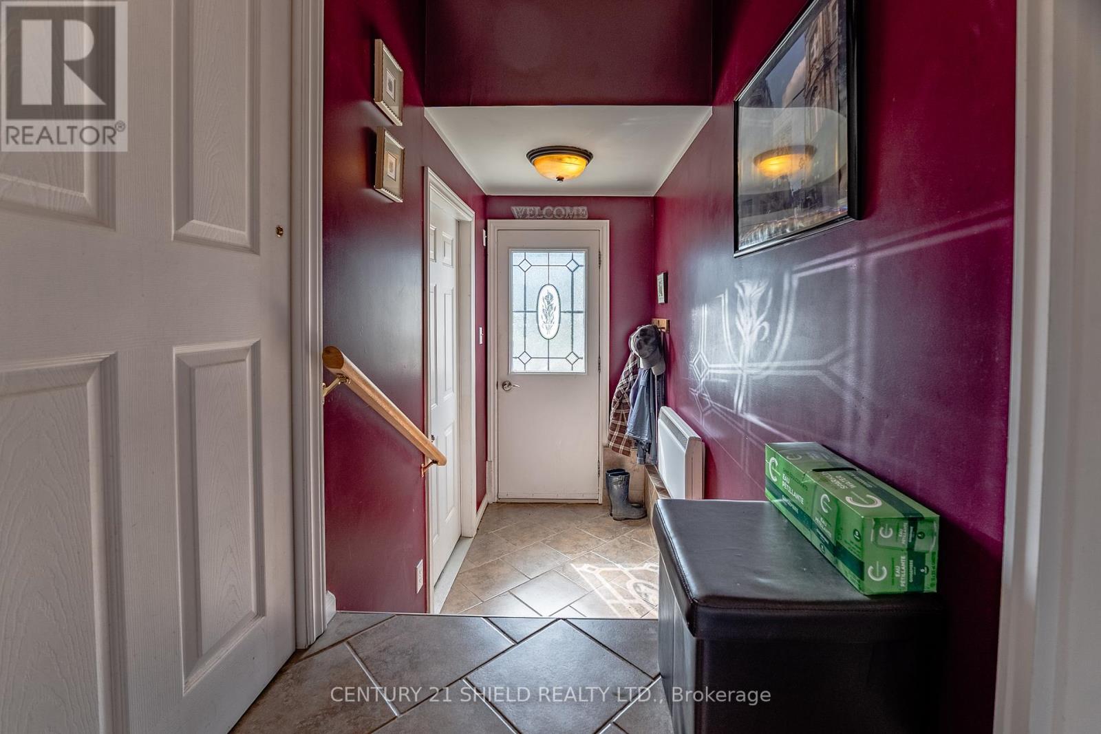 14215 County Rd 2 Highway, South Stormont, Ontario  K0C 1M0 - Photo 39 - X12485263