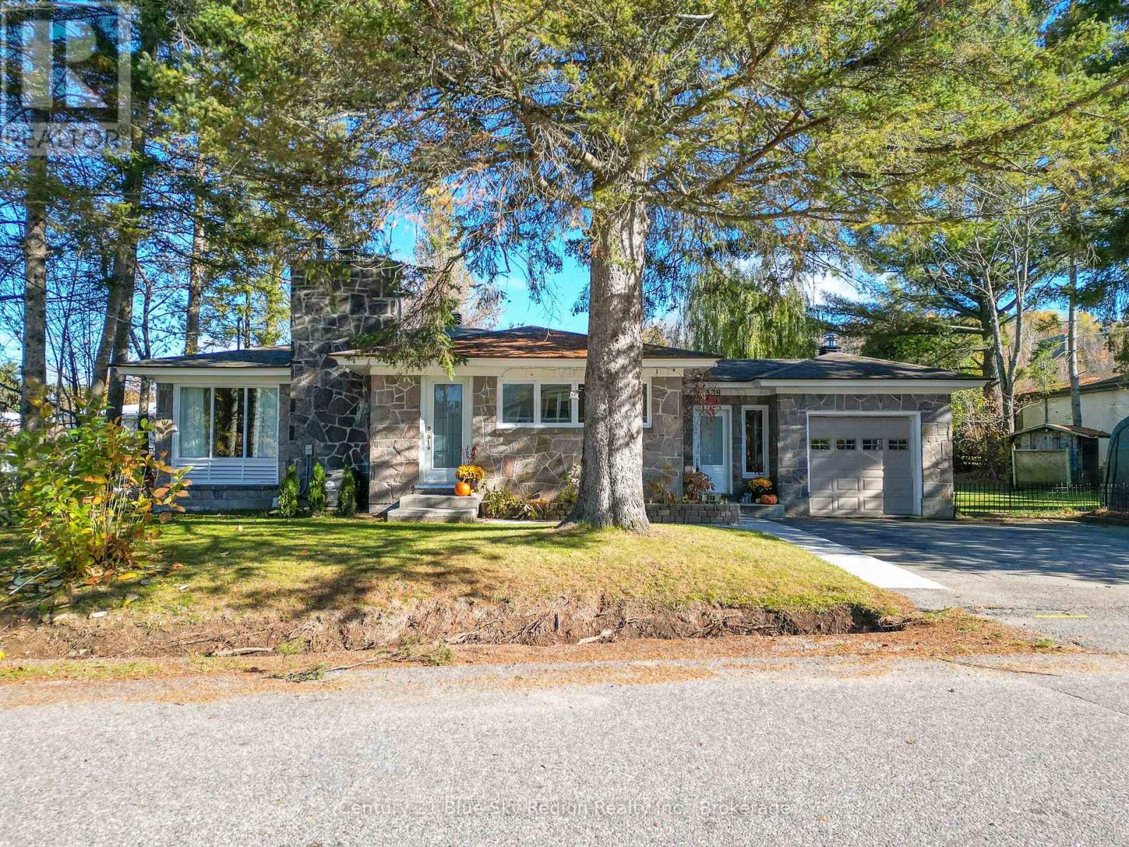 338 Edward Street, Powassan, Ontario  P0H 1Z0 - Photo 2 - X12485249