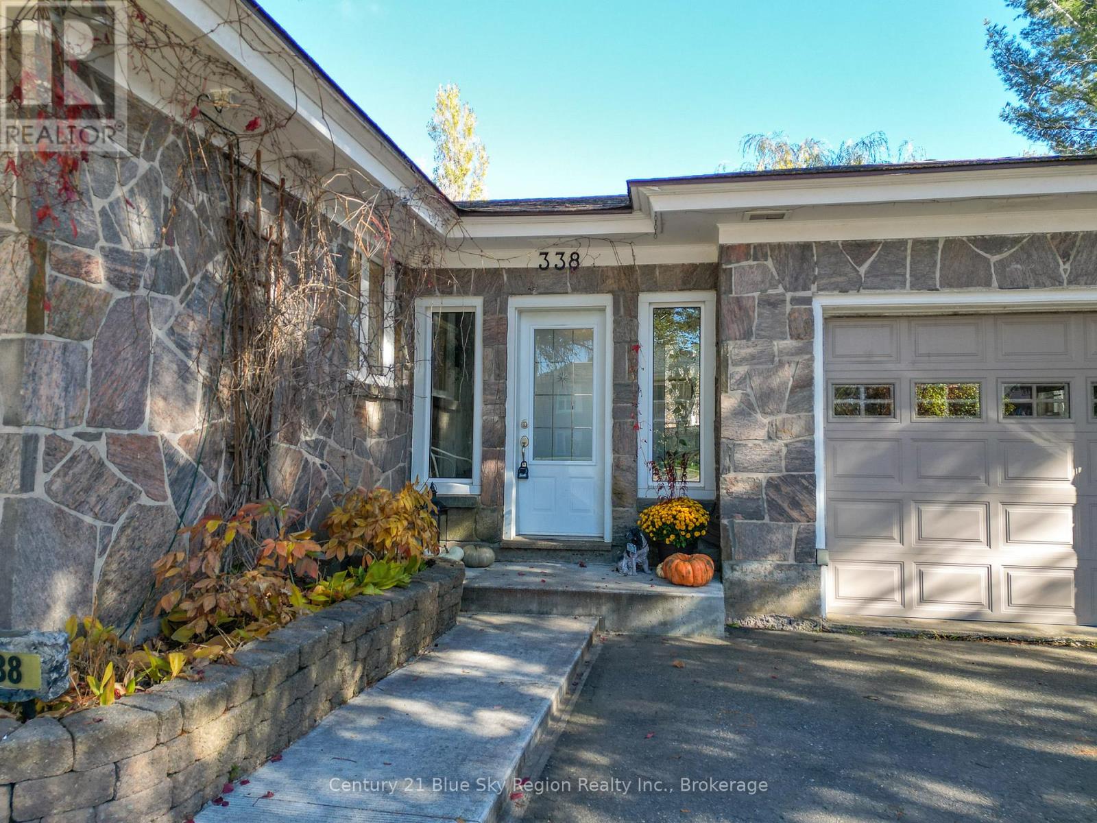 338 Edward Street, Powassan, Ontario  P0H 1Z0 - Photo 3 - X12485249