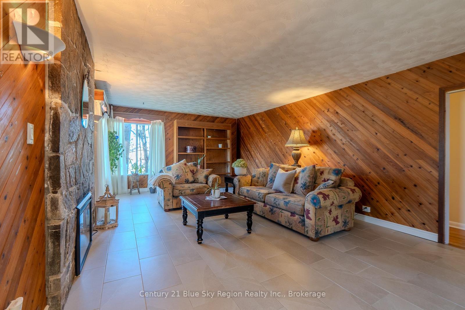 338 Edward Street, Powassan, Ontario  P0H 1Z0 - Photo 4 - X12485249