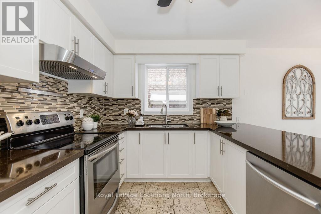 45 Holly Meadow Road, Barrie, Ontario  L4N 0E2 - Photo 14 - S12485271