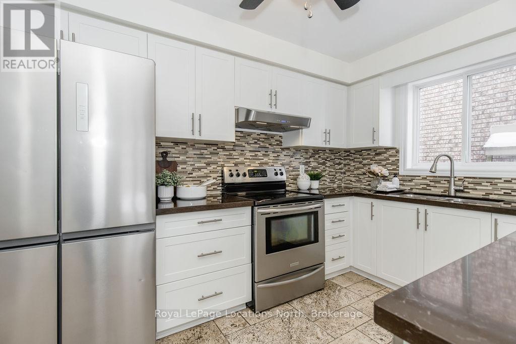 45 Holly Meadow Road, Barrie, Ontario  L4N 0E2 - Photo 15 - S12485271