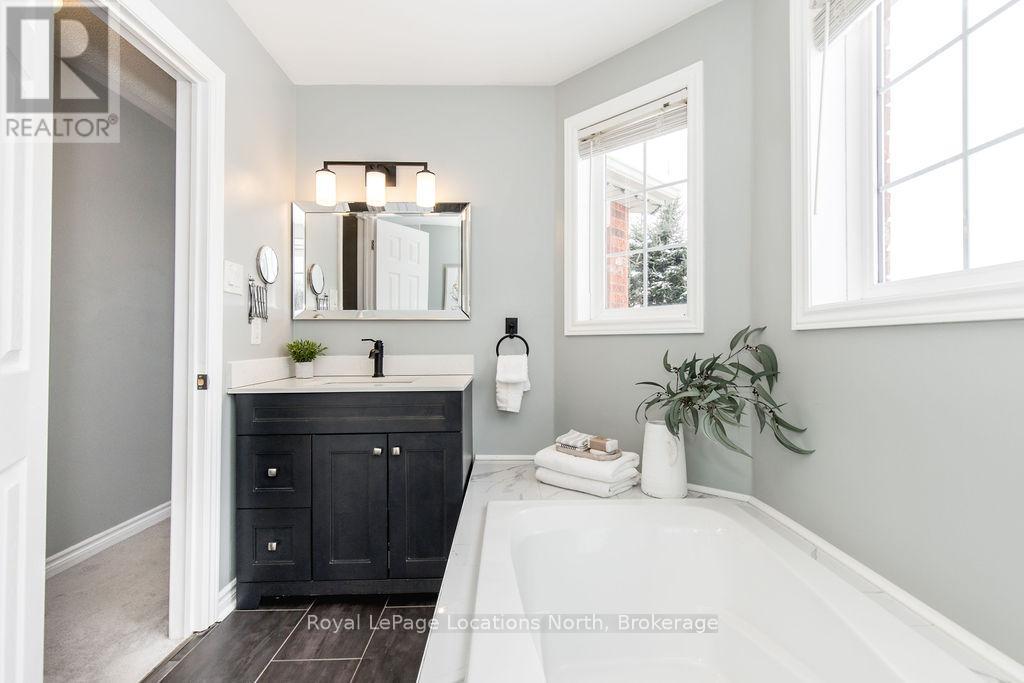 45 Holly Meadow Road, Barrie, Ontario  L4N 0E2 - Photo 24 - S12485271