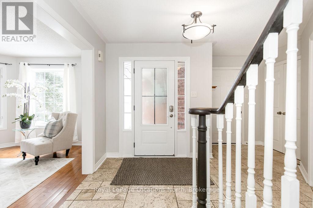 45 Holly Meadow Road, Barrie, Ontario  L4N 0E2 - Photo 4 - S12485271