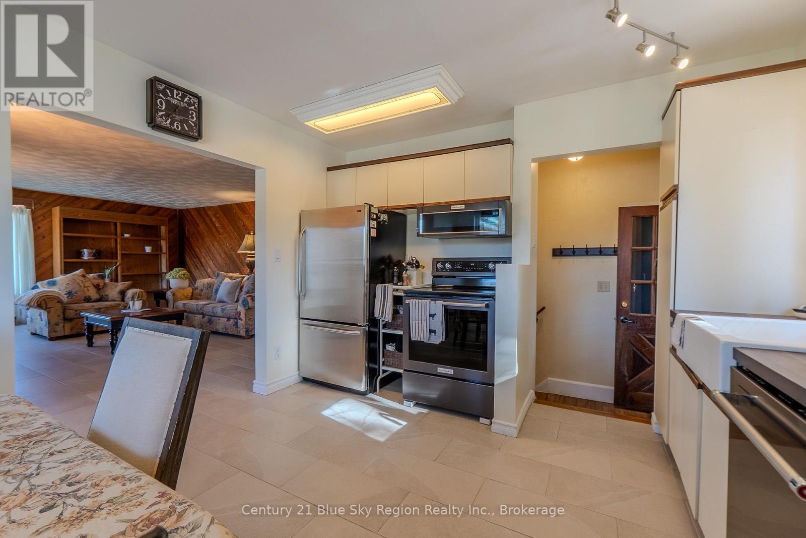 338 Edward Street, Powassan, Ontario  P0H 1Z0 - Photo 9 - X12485249